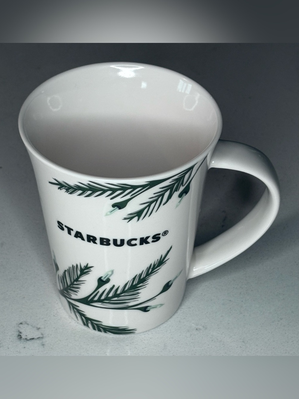 Starbucks White and Green Ceramic Holiday Pine Mug 10 oz.